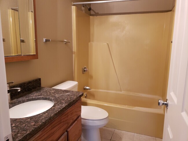 Building Photo - 1665 Coach Dr