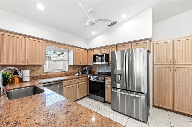 Building Photo - 690 100th Ave N