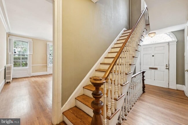Building Photo - 1225 30th St NW
