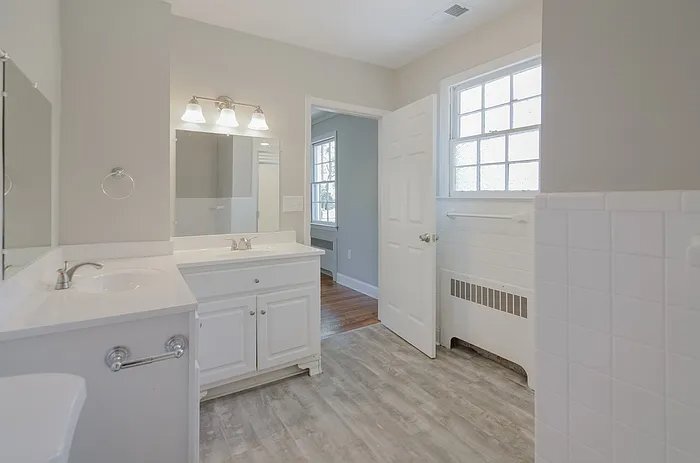 Building Photo - 309 W N 2nd St