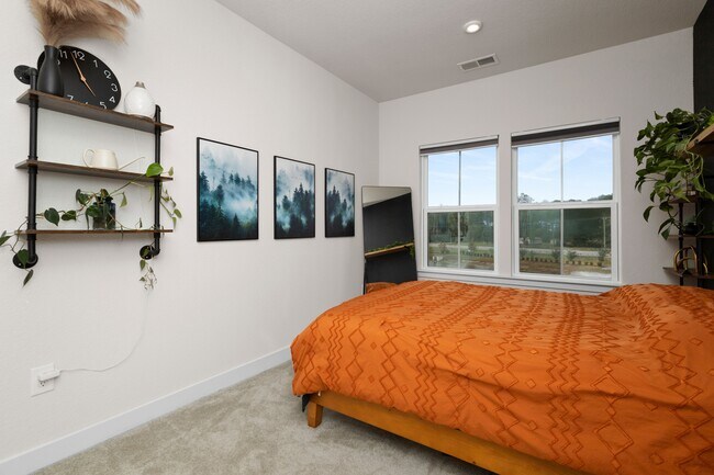 Building Photo - 302 Lydia St