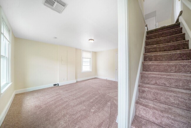 Building Photo - 661 Downingtown Pike