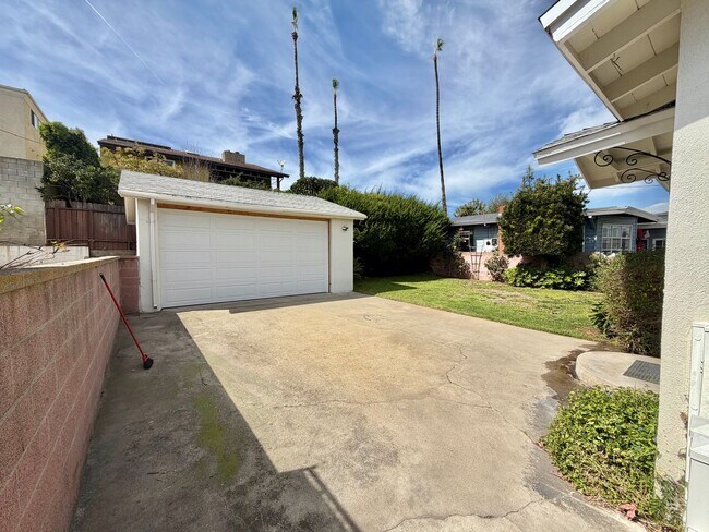 Building Photo - Recently Renovated 2BD Home in El Segundo with Large Backyard & 2-Car Garage