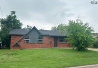 Building Photo - 1632 Las Vegas Trail
