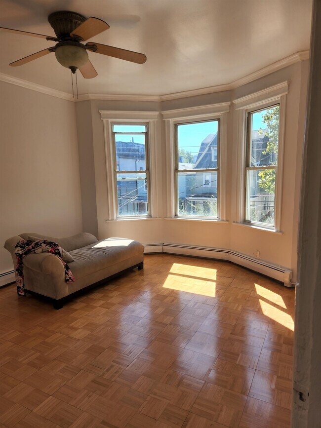 Building Photo - For Rent