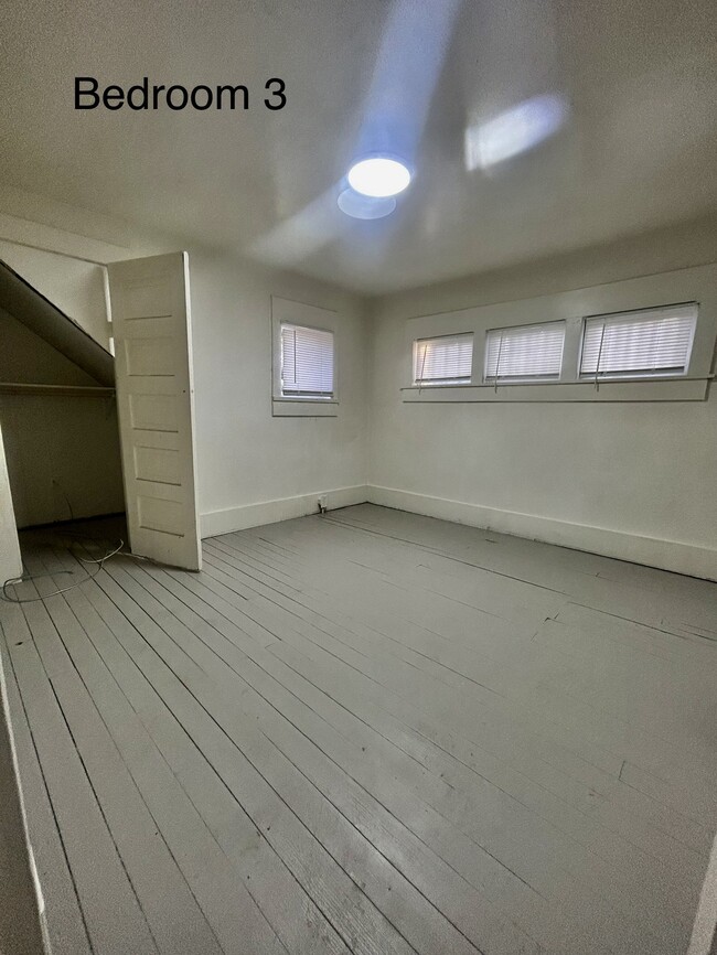 Building Photo - 1404 Callahan St