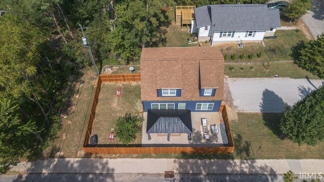 Building Photo - 1122 S Fess Ave