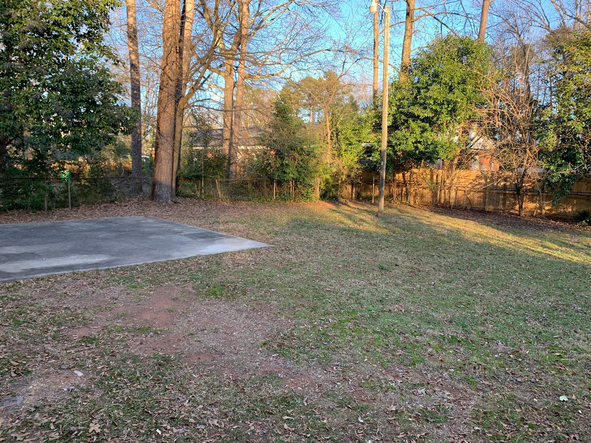 Large fenced in back yard - 3733 Blandwood Dr