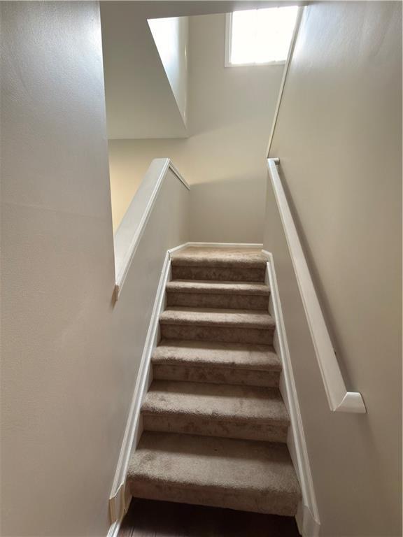 Building Photo - 5706 Amberside Ln NE