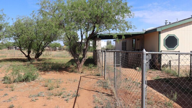Building Photo - 6206 S Ranch Rd