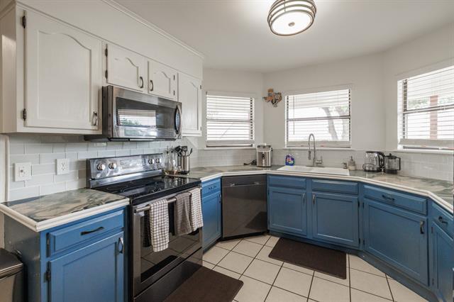 Building Photo - 857 Chanticleers Ln