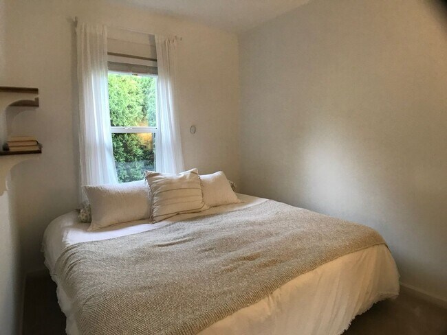 Building Photo - Charming remodeled Bungalow - 2 Bedrooms 1 Bath, 1,104 Sq. Ft.