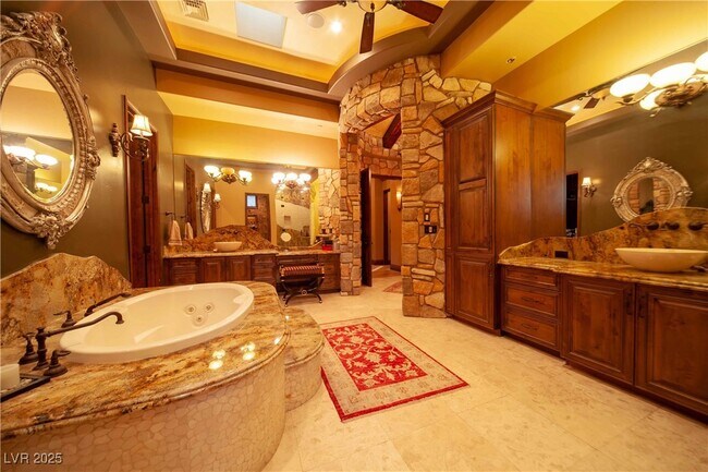 Building Photo - 514 Mandalay Ct