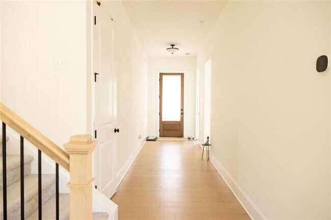 Building Photo - 5014 Baywood Ln