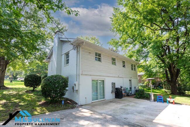Building Photo - 4500 Lakemont Dr