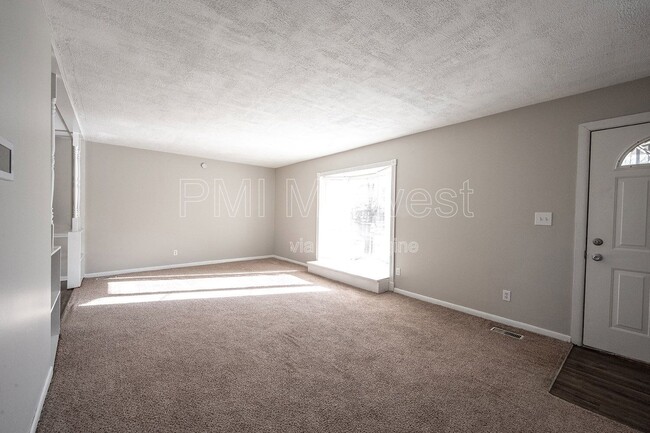 Building Photo - 8830 E 35th St