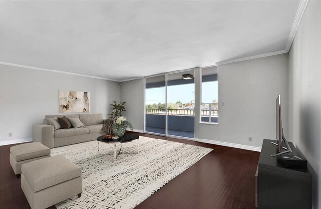 Primary Photo - 1635 E Ocean Blvd