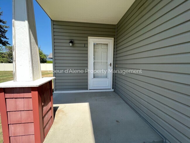 Building Photo - 6405 W Trestle St