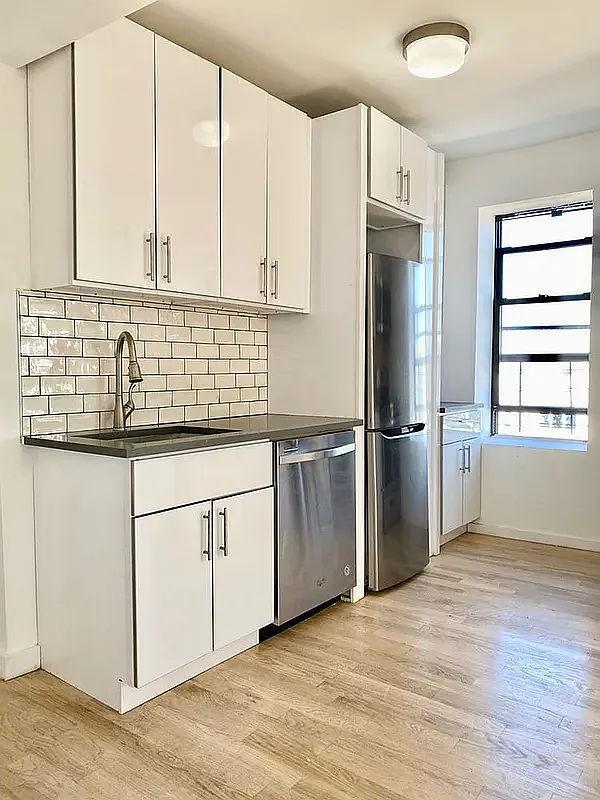 Building Photo - 3 bedroom in BROOKLYN NY 11226