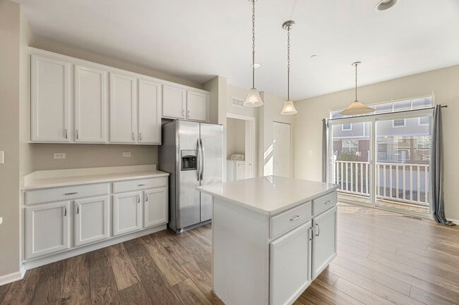 Building Photo - 2955 Madison Dr