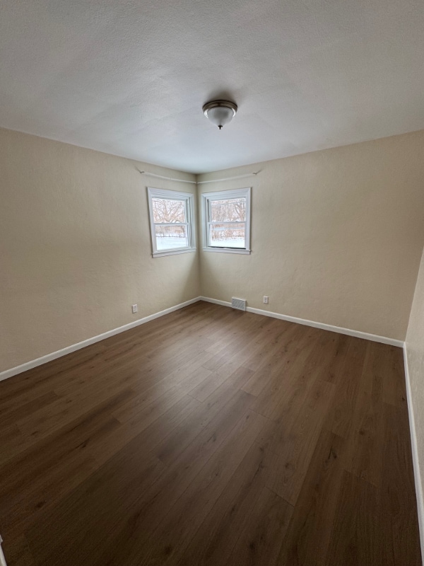 Building Photo - 1415 Hackberry Ln