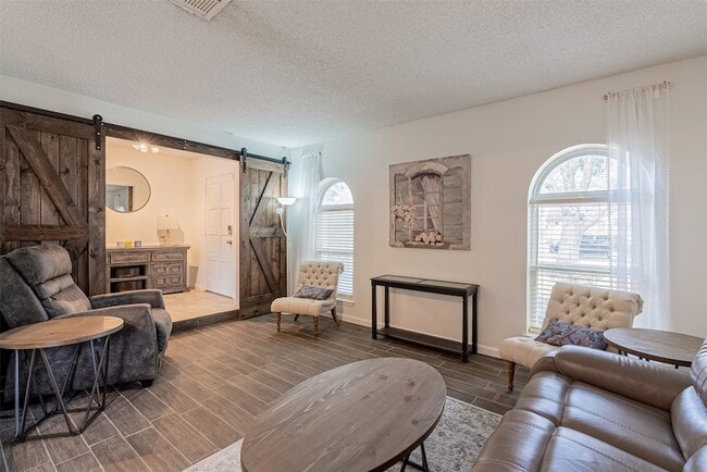 Building Photo - 12123 Monticeto Ln