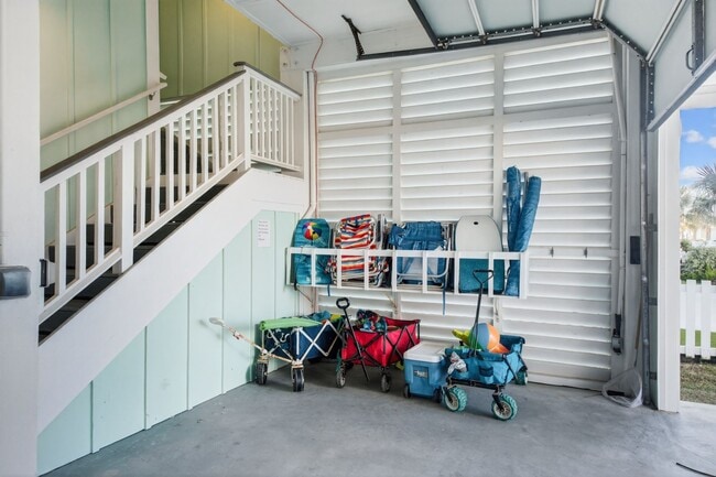 Building Photo - 3815 Seabreeze Ln