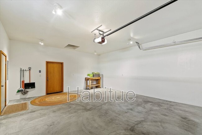 Building Photo - 6172 N Pierce Park Ln