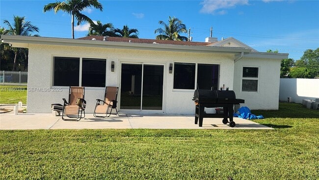 Building Photo - 295 NE 150th St