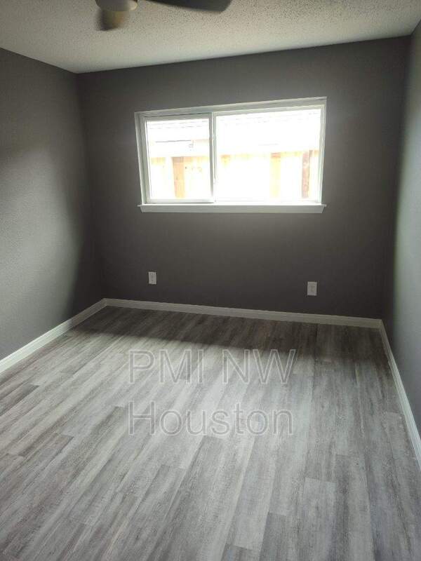 Building Photo - 2687 Gessner Rd