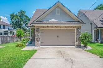 Building Photo - Modern 4-Bedroom Home with Designer Touches in the Heart of Niceville