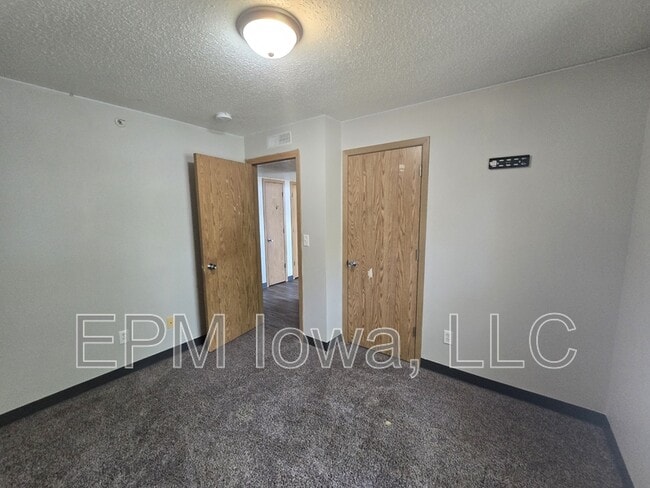 Building Photo - 64 Miller Ave SW