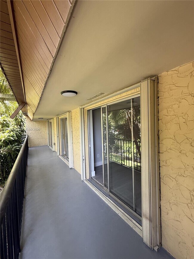 Building Photo - 8500 SW 109th Ave
