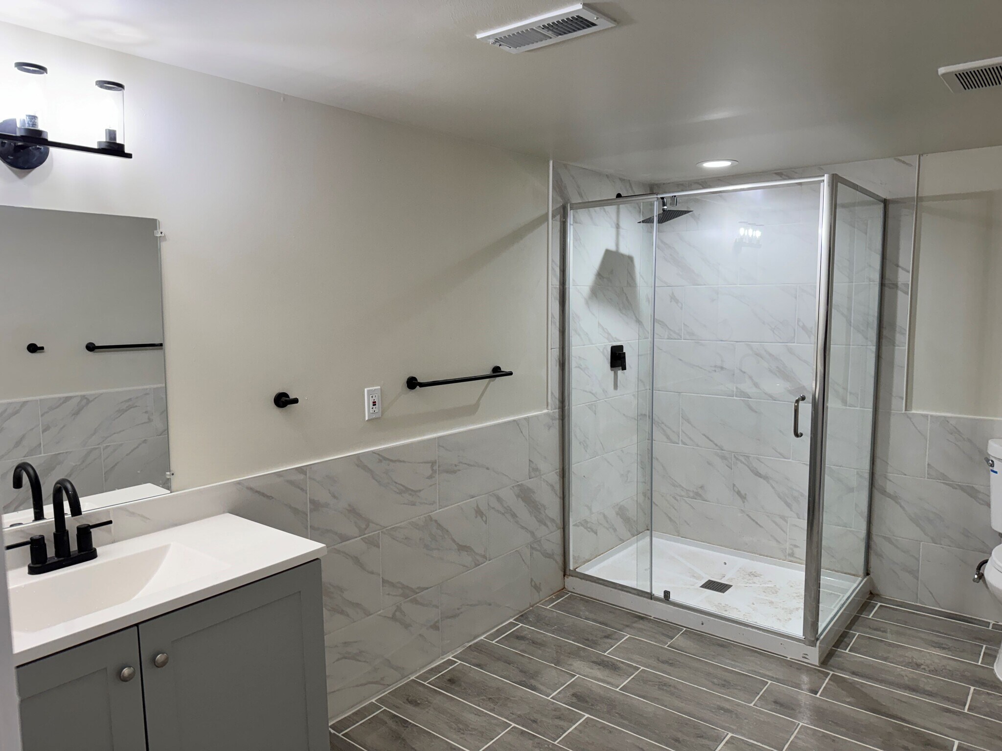 Building Photo - 1617 Somerset Shire Dr