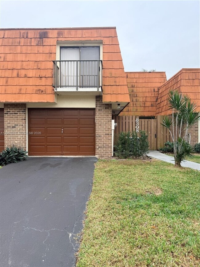 Building Photo - 8308 N Coral Cir