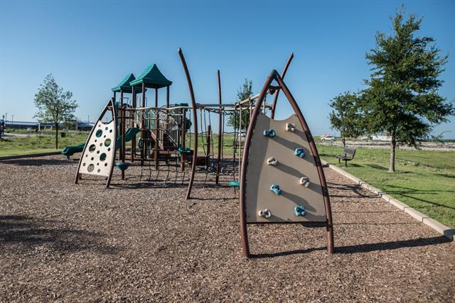 Building Photo - 4082 Serene Dr