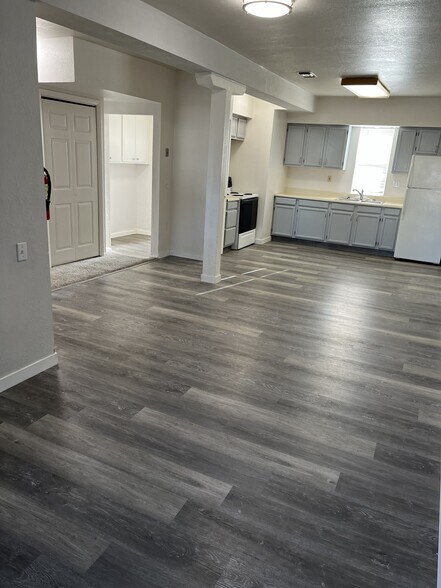 Building Photo - 109 N Kimball Ave