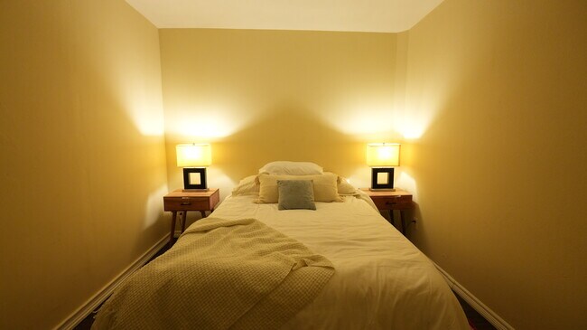 Building Photo - 4160 Barrett Rd