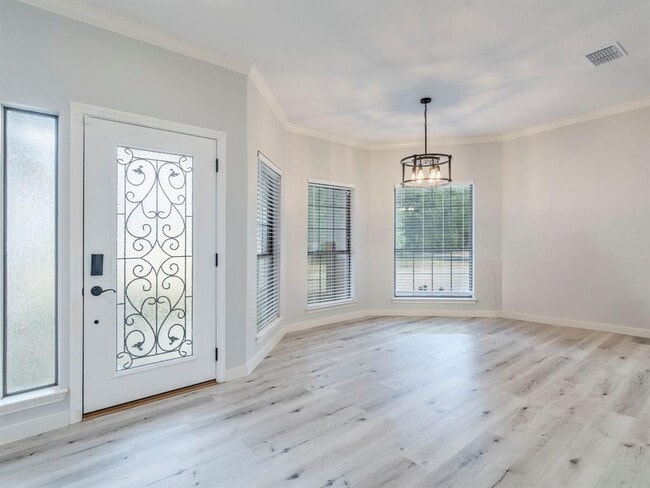 Building Photo - 7933 Wheel Rim Cir