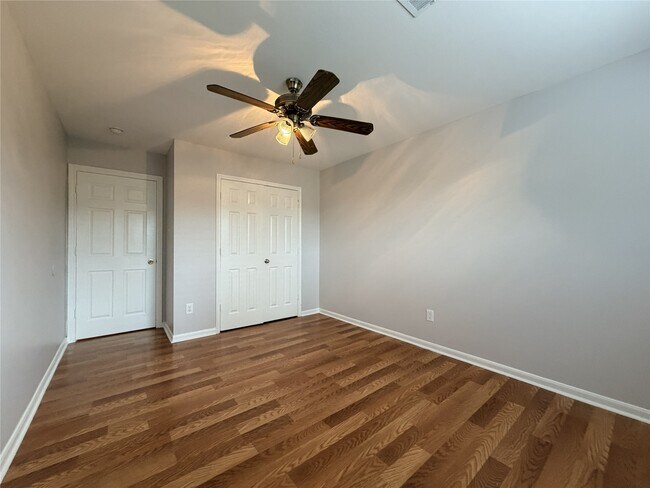 Building Photo - 6407 Waldron Dr