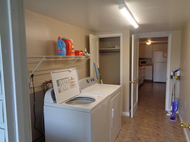 Laundry Room - 536 N Centre St