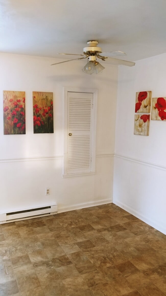 Apt D Dining room - 82 E Main St