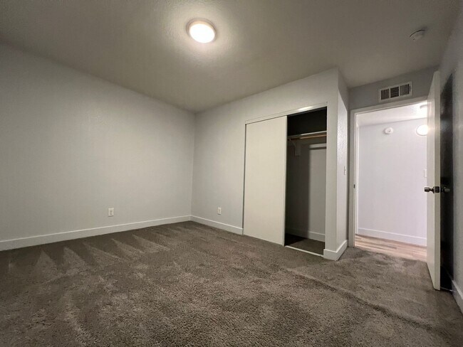 Building Photo - 1601 Marlin Ave
