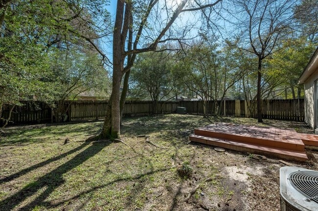Building Photo - 6 Basal Briar Ct
