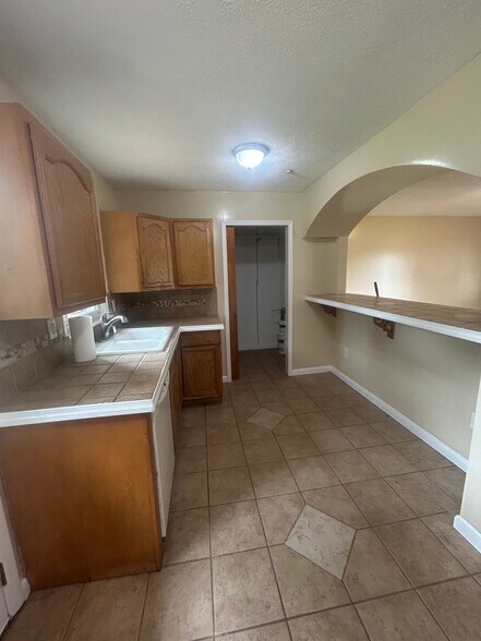 Building Photo - 5403 Thunder Ct