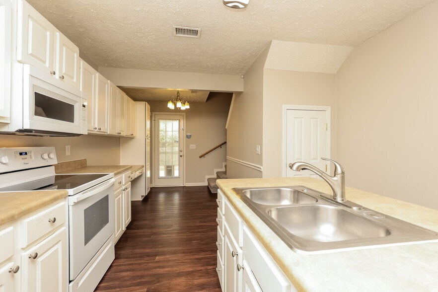 Building Photo - 4829 Nina Marie Ave