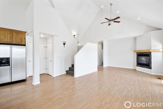 Building Photo - Beautiful Home in Amazing Location!