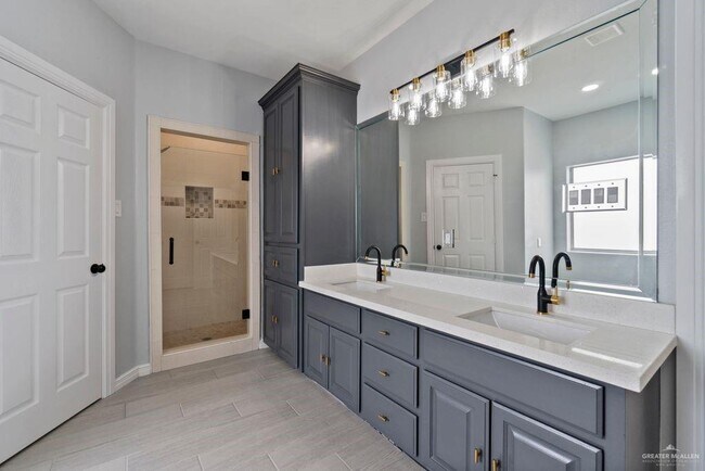 Building Photo - 18 N 5th St