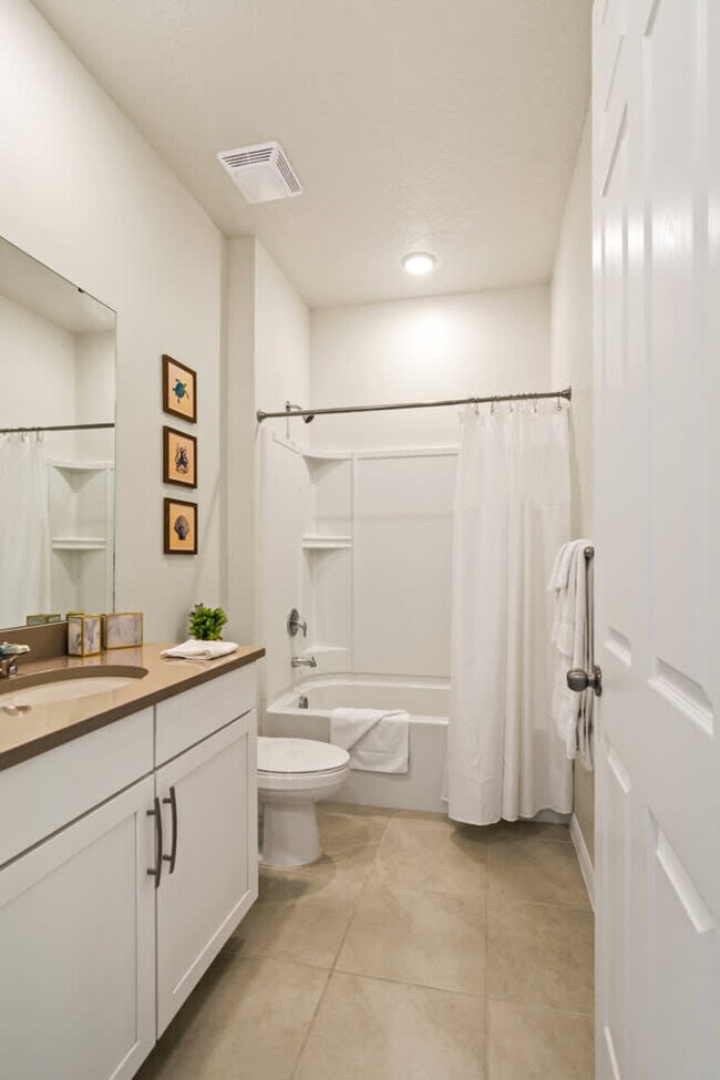Building Photo - 1828 Tropical Palms Cir