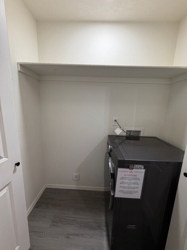 Building Photo - 3 Bedroom Single Story Home Available Near Unser Blvd NW & Paradise Blvd NW!